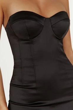 Bryony Cupped Bodycon Midi Dress - Black 13 Bryony Cupped Bodycon Midi Dress - Black -Meshki Shop 20221125 meshki ecomm reflections21038