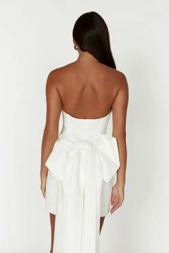 Meredith Strapless Bow Mini Dress - White 20 Meredith Strapless Bow Mini Dress - White -Meshki Shop 20230117 meshki ecomm content bridal nat6106