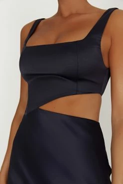 Gianna Maxi Dress - Midnight Navy -Meshki Shop 20230317 meshki ecomm linen katie1623