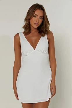 Nessa Linen Mini Dress - White 22 Nessa Linen Mini Dress - White -Meshki Shop 20230329 meshki ecomm linen0250