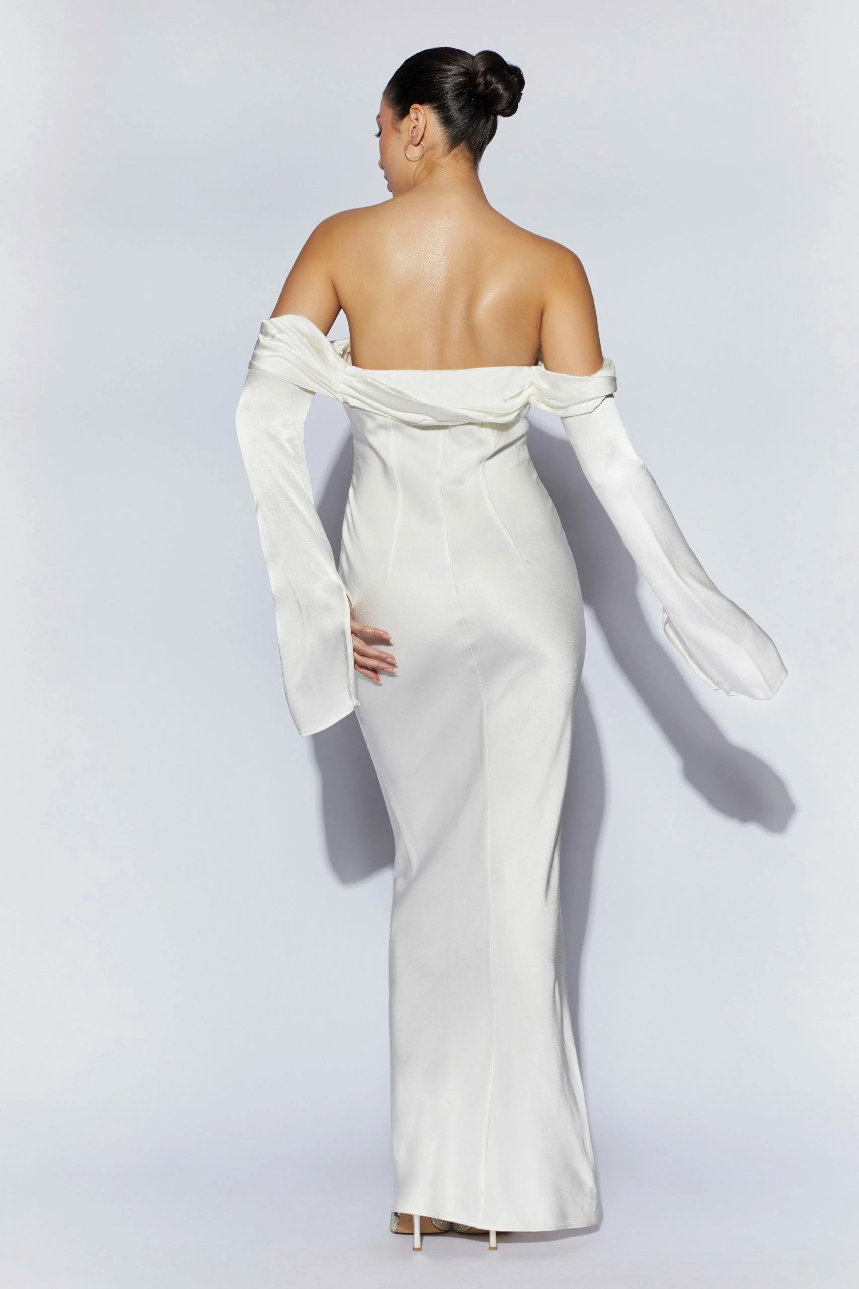 Giselle Off Shoulder Cowl Neck Maxi Dress - White 9 Giselle Off Shoulder Cowl Neck Maxi Dress - White - Image 7